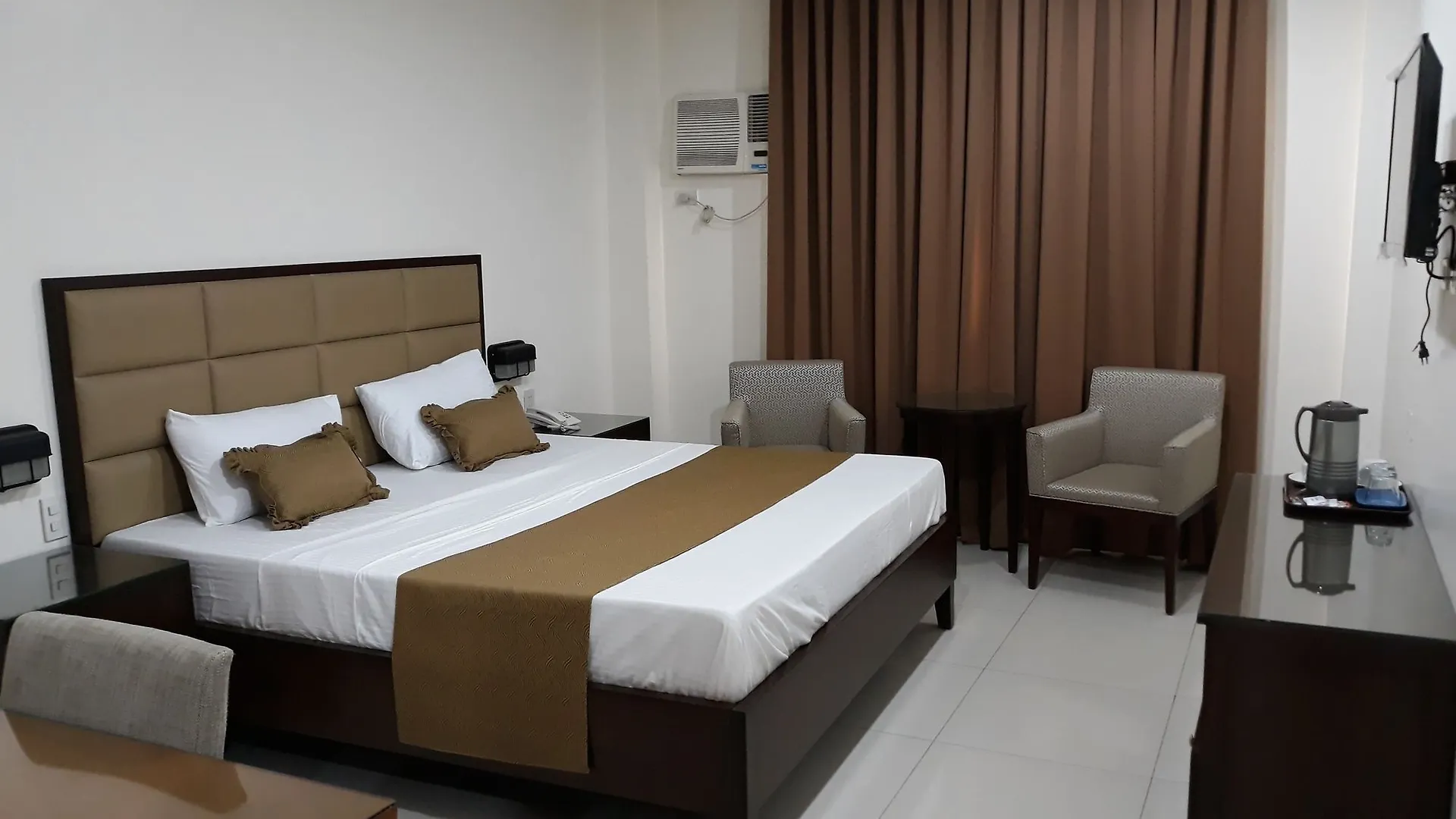 **  Hmv City Gold Hotel Анхелес Филиппины